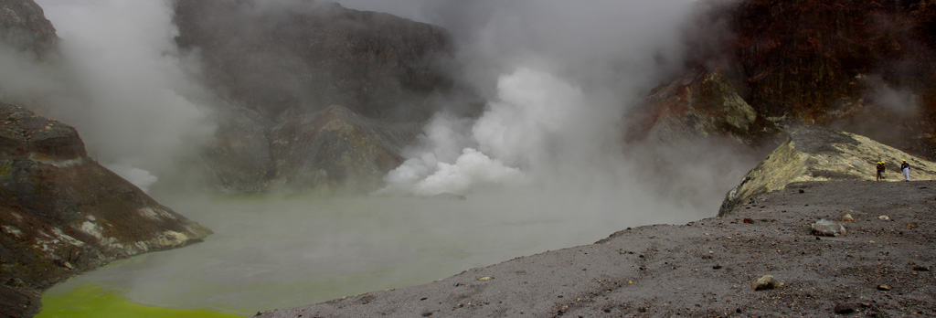 Read more about the article <span style="color: #003366;">White Island Volcano Blows Its Top