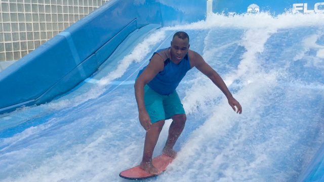 Read more about the article <span style="color: #003366;">Flowrider Surfing In Bangkok